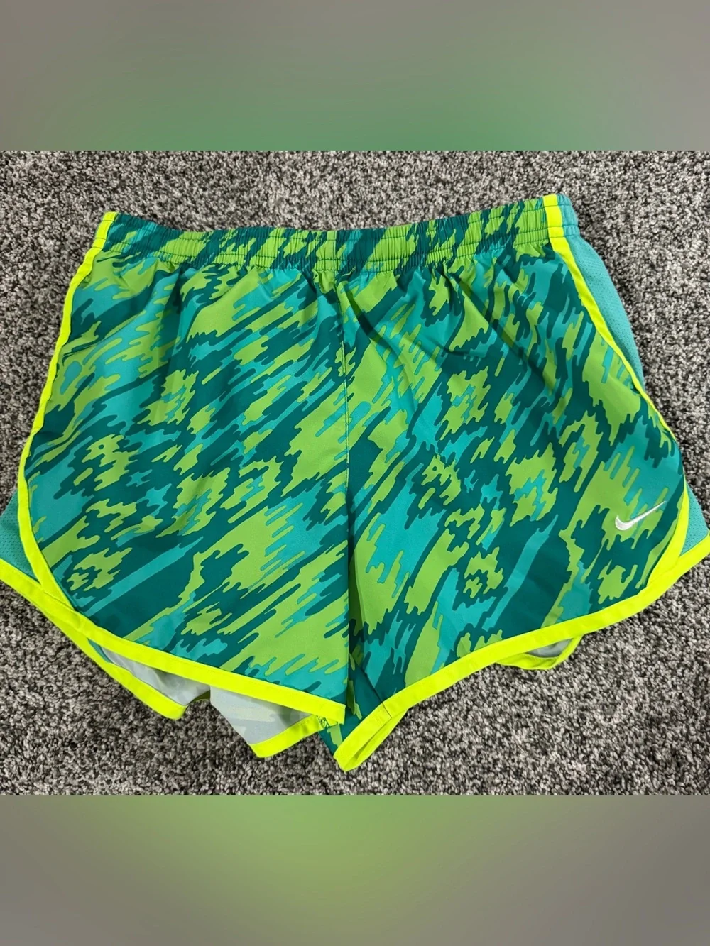 Nike Girls Neon Yellow-Trim Green & Teal Pattern Athletic Shorts - size L